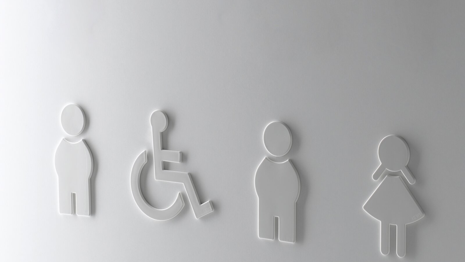 WC-Symbole Mann Frau und Barrierefrei in der Farbe Weiß aus Polyamid