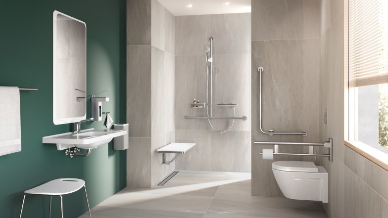 Barrier-free bathroom with washbasin, shower area and WC